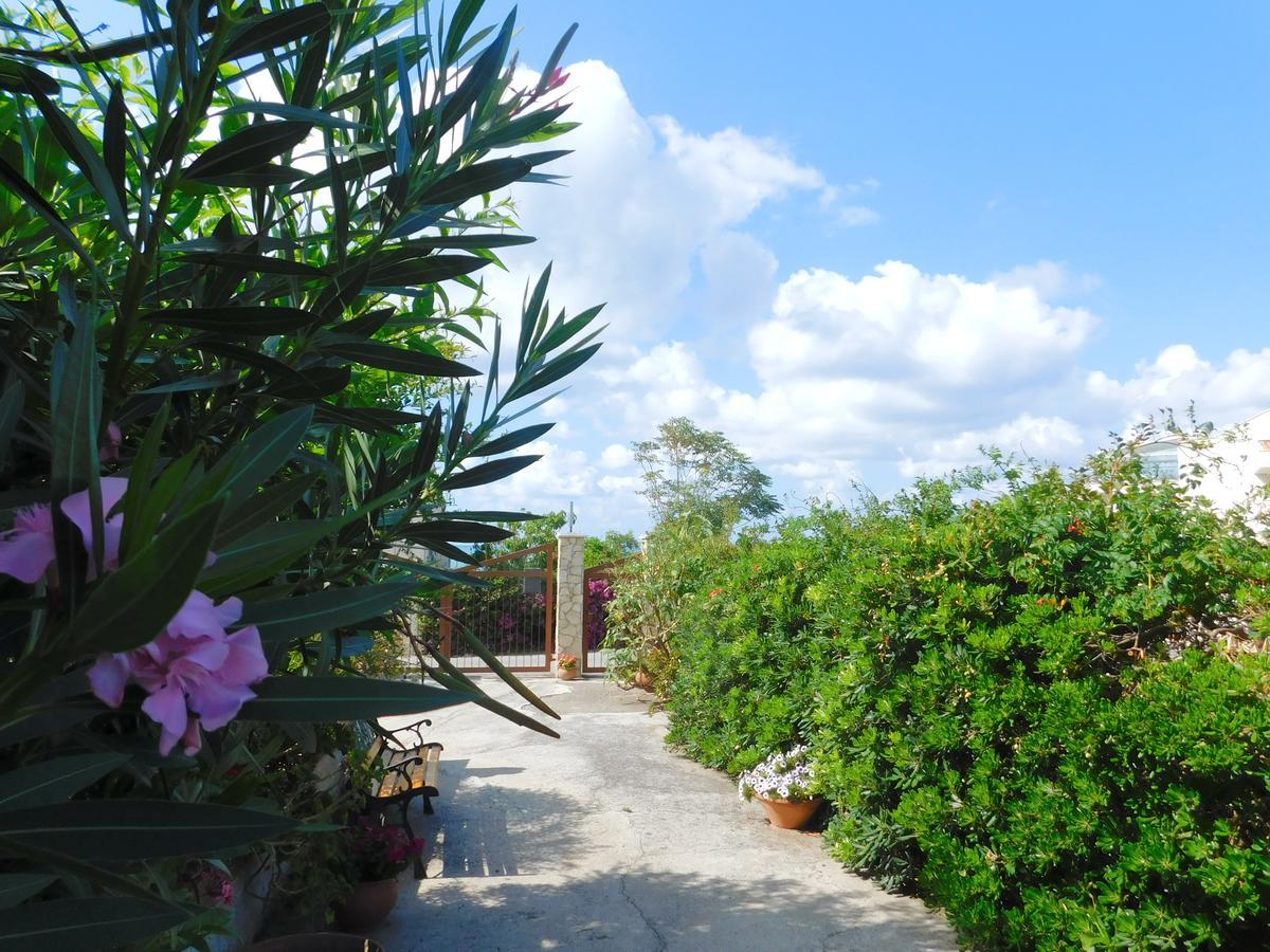 Stella Marina Sea & Sun Bed & Breakfast Cefalu Bagian luar foto
